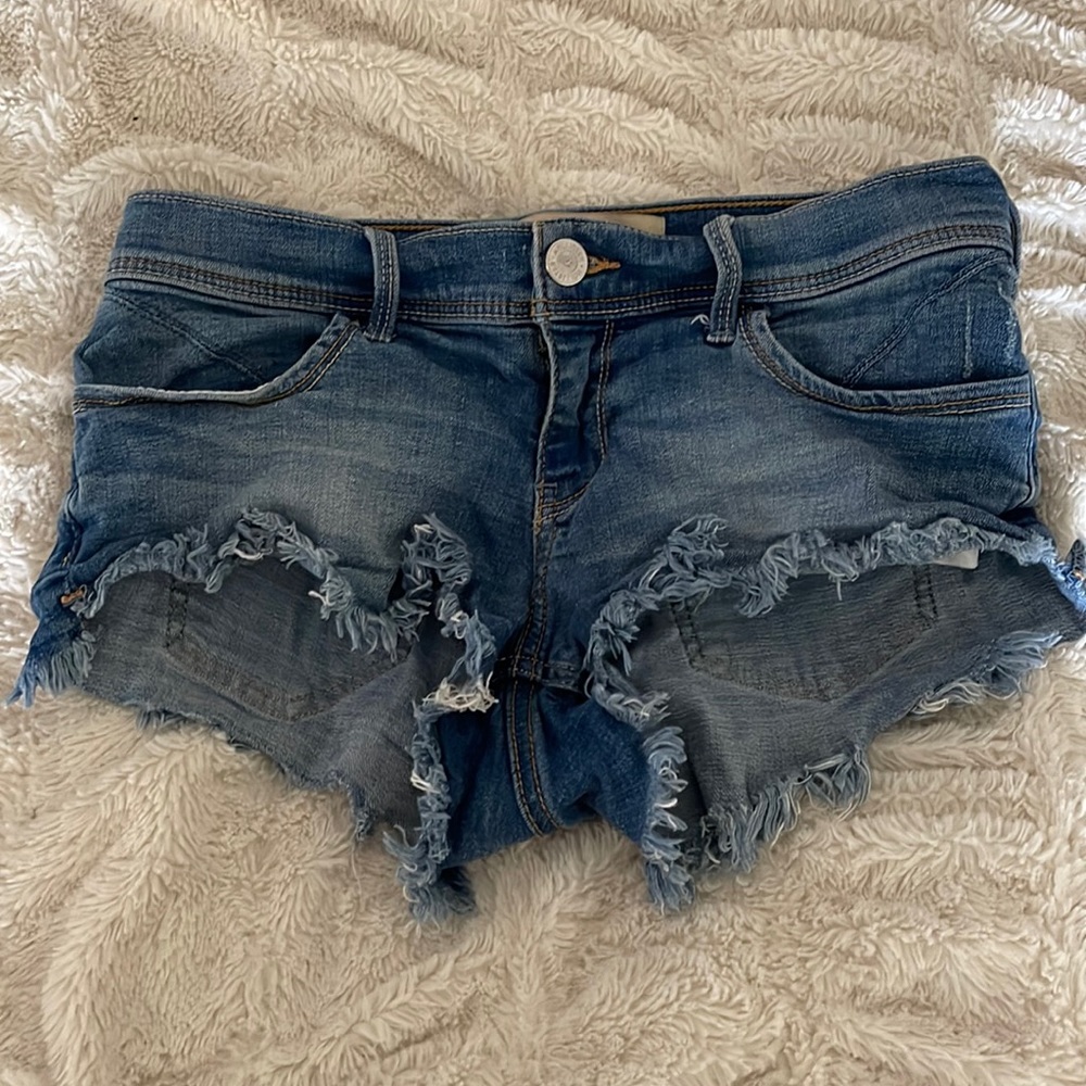 Hollister “short short” low rise jean shorts